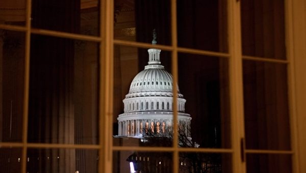 Американские сенаторы призывают расследовать связи Трампа с Россией