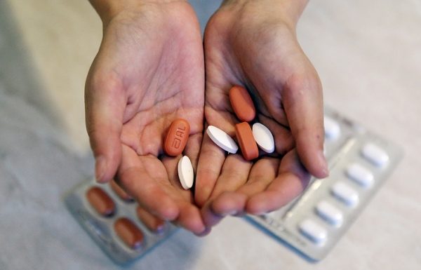 Экономия при централизованной закупке препаратов против ВИЧ оценивается в 2-3 млрд рублей
