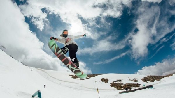 Спортсмен из Подмосковья завоевал серебро на Кубке Европы по сноуборду