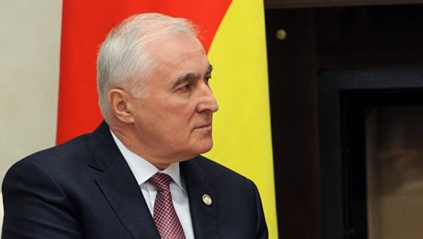 На выборах президента Южной Осетии лидирует Анатолий Бибилов