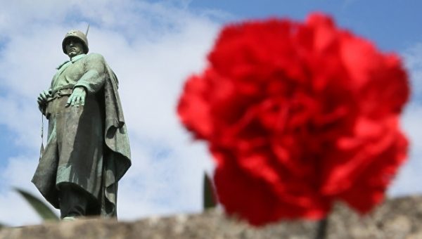 В Берлине возложили венки к мемориалу павшим советским воинам