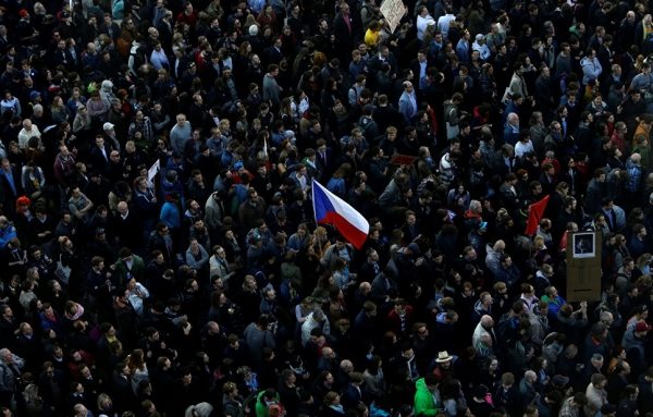 В Праге на антиправительственный митинг вышли около 20 тысяч человек