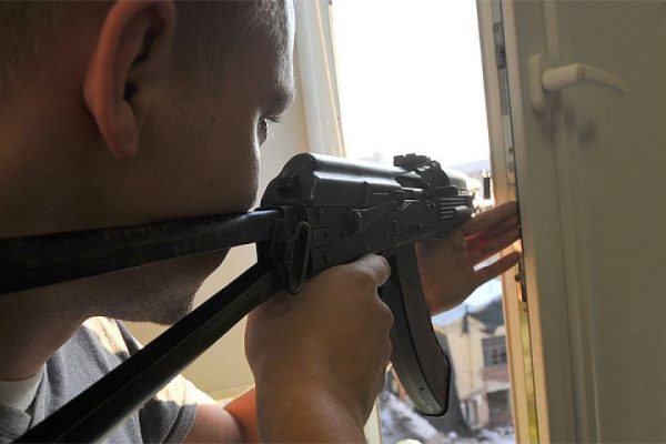 В Химках на улице Лавочкина неизвестный открыл стрельбу из жилого дома