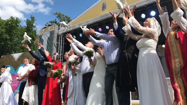 Фестиваль национальных свадеб состоялся в Ленинском районе