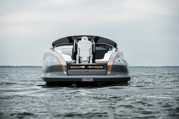 Lexus сделал яхту с двумя V8 от купе LC 500