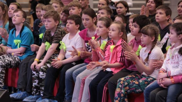ОНФ организовал фестиваль «Международный. Твой. Заводной» для детей-сирот в Подмосковье
