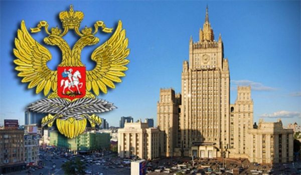 Россия попросила США с посольской дачи и сократила количество дипломатов