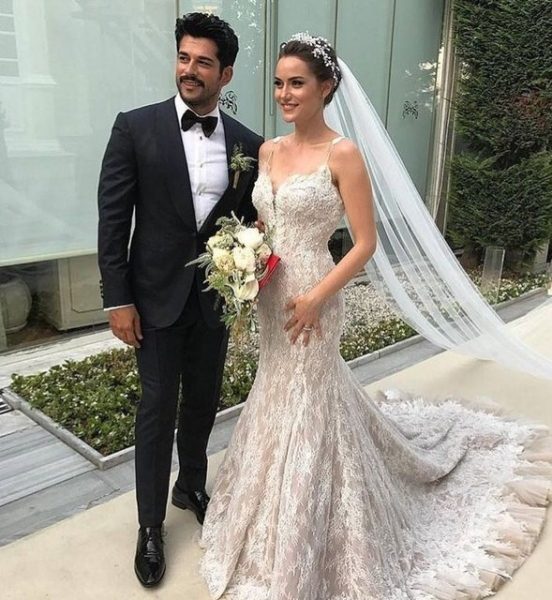 Свадьба года: звезда сериала «Великолепный век» Бурак Озчивит женился на коллеге