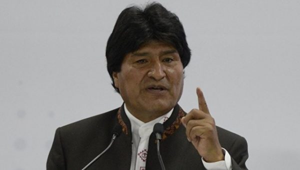 Президенту Боливии угрожают смертью в соцсетях