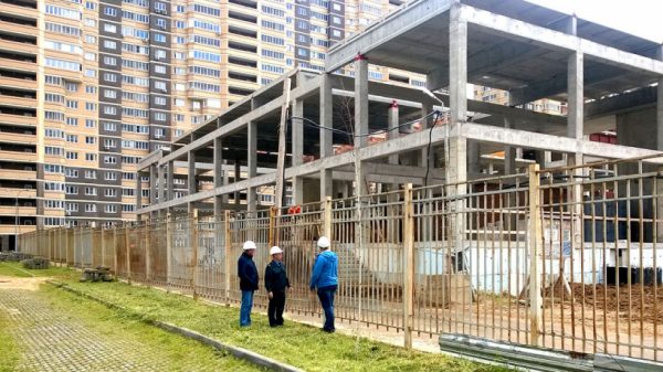 Главгосстройнадзор проверит ход строительства пристройки к школе в Ленинском районе