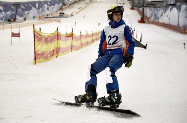 В подмосковном горнолыжном комплексе «Снежком» прошел турнир по сноуборду