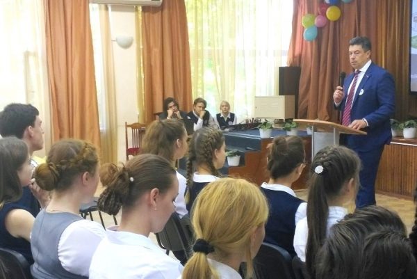 Депутаты Мособлдумы приняли участие в торжественных мероприятиях в честь Дня знаний