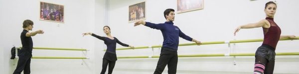  Открытый урок от известных артистов прошел школе балета в Химках
 