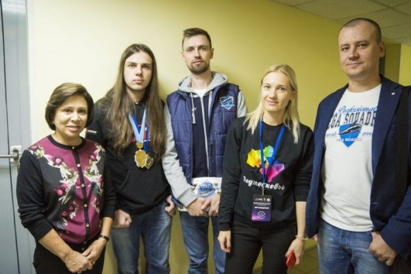 Дмитрий Волошин и Андрей Воробьев открыли финал Кубка губернатора по киберспорту