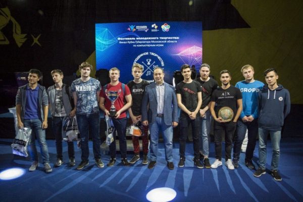 Андрей Воробьев и Дмитрий Волошин открыли финал Кубка губернатора по киберспорту