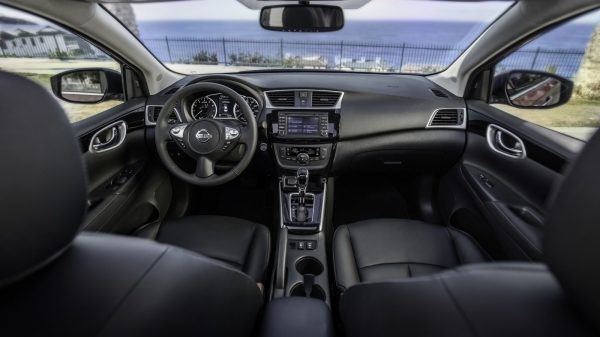 Обновленный седан Nissan Sentra 2018 поступил в продажу