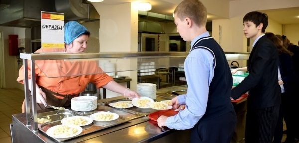 Мособлдума увеличила нормативы компенсации стоимости питания школьников и студентов