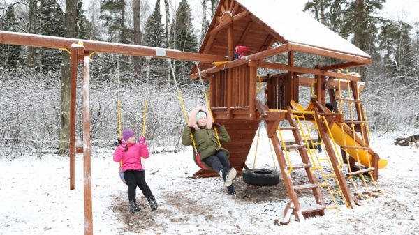 В Волоколамске и Ленинском районе открылись новые игровые площадки и детский городок