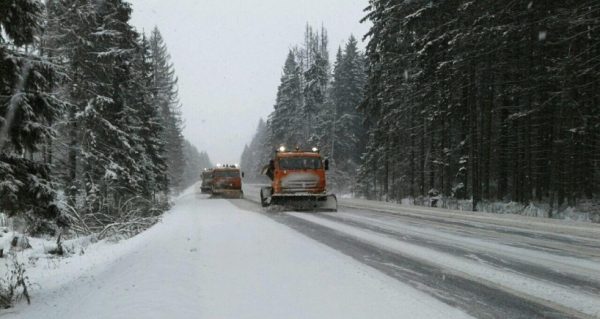 Дорожные службы региона начали работать в усиленном режиме из-за снегопада