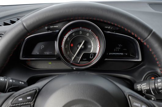 Новая Mazda3 возможно имеет самую лучшую приборную панель