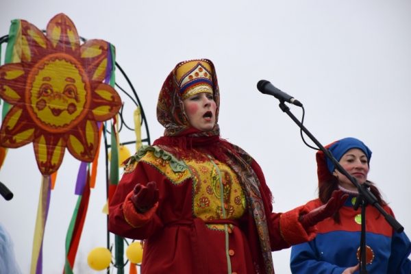 Свыше 20 тыс. человек участвовали в праздновании Масленицы в Подольске в субботу