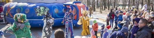 Луноход и космонавт: грандиозный праздник для детей проходит в Химках
 