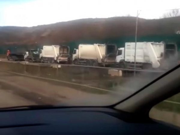 Власти Химок объяснили очередь из грузовиков с мусором у полигона "Левобережный"