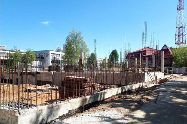 На проверке Главгосстройнадзора ход строительства пристройки к школе в Пушкино