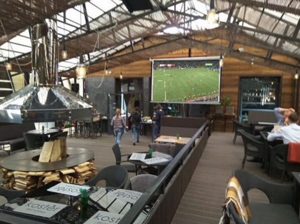 К Чемпионату мира по футболу FIFA 2018 в Московской области в кафе и ресторанах установили большие экраны, где болельщики смогут посмотреть матчи чемпионата