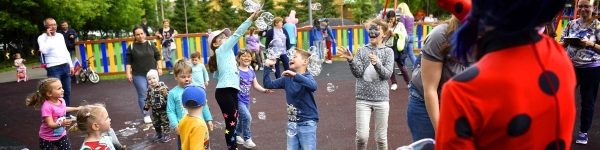В День России праздничная программа для детей прошла во дворах Химок
 