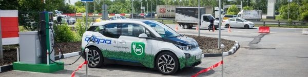 В Химках открыли первую в регионе быструю станцию зарядки электромобилей
 