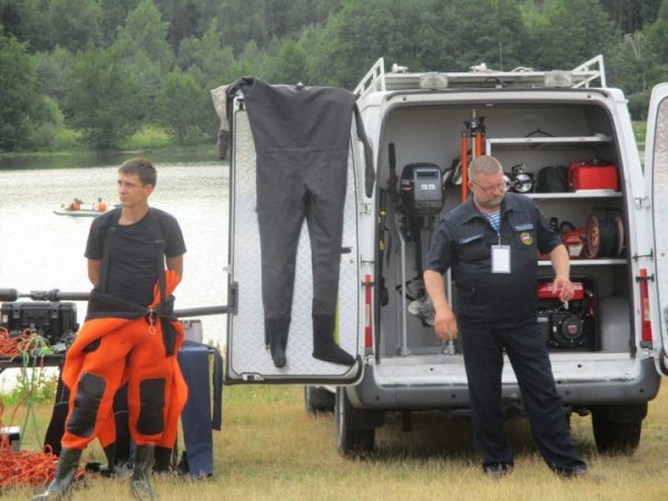 Химкинские водные спасатели провели мастер-класс для молодежи