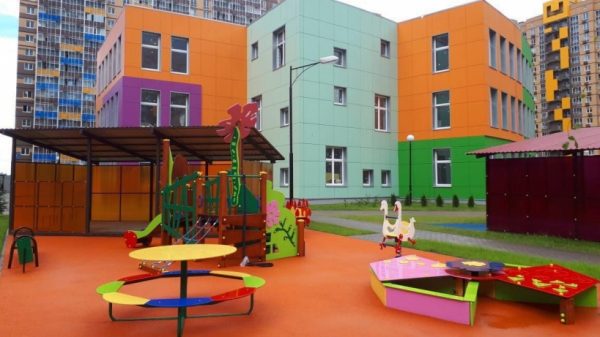 Четыре детских сада почти на тысячу мест построили в Ленинском районе
