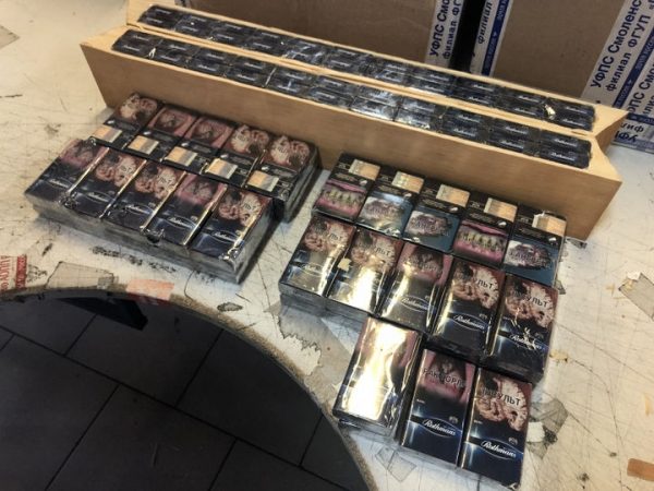 2000 пачек сигарет в посылке обнаружили сотрудники Шереметьевской таможни 