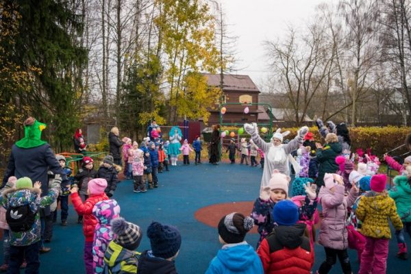 Современная спортивная площадка появилась на территории детского сада в Химках