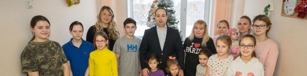 Глава Химок поздравил детей, проходящих лечение в клинической больнице
 