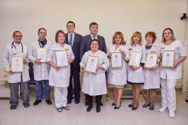 Министр здравоохранения Подмосковья поздравил детей МОКДЦД с наступающим новым годом