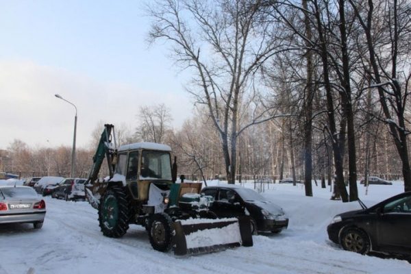 Более 4 тысяч сотрудников ЖКХ Московской области расчищают снег во дворах и на общественных пространствах