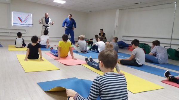 Активисты ОНФ провели всероссийскую акцию «Зарядка с чемпионом» в подмосковных Люберцах