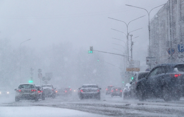 В Москве и Подмосковье начался самый продолжительный с начала зимы снегопад  