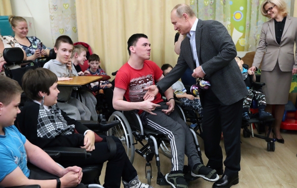 Путин: средства на паллиативную помощь с 2019 года будут выделяться регулярно  