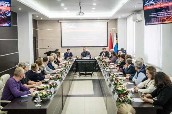 Глава округа Дмитрий Волошин провел встречу с общественниками Химок