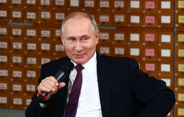Путин предложил приглашать медиков из всех регионов России переехать в Крым  