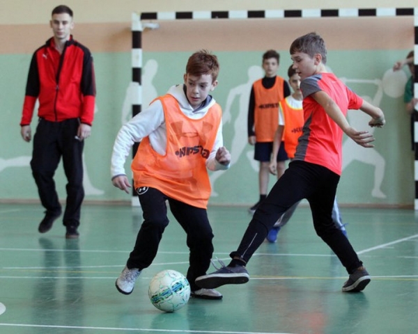 Футболисты Химок поддерживают проект «Детский спорт»