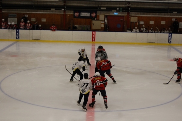 Ученики химкинской спортшколы по ЗВС приняли участие в Международном турнире по хоккею с шайбой среди юниоров⛸?