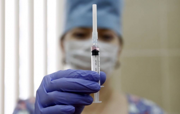Исследование: менее половины россиян считают вакцины безопасными  