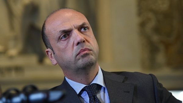 Глава МИД Италии обсудил с Тиллерсоном “российско-украинское досье”