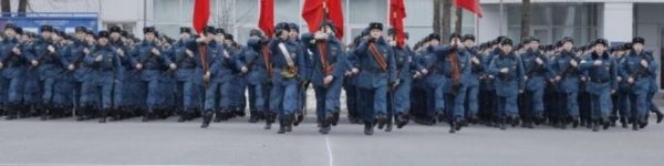 Курсанты Академии МЧС готовятся к Параду на Красной площади
 