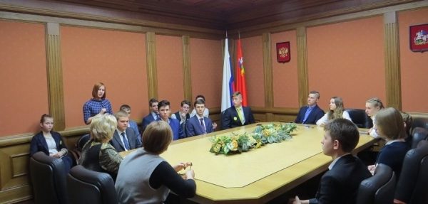 В Мособлдуме состоялись парламентский урок и экскурсия для школьников из Власихи