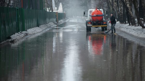 Коммунальщики в Егорьевске прекратили сброс сточных вод в <span id=